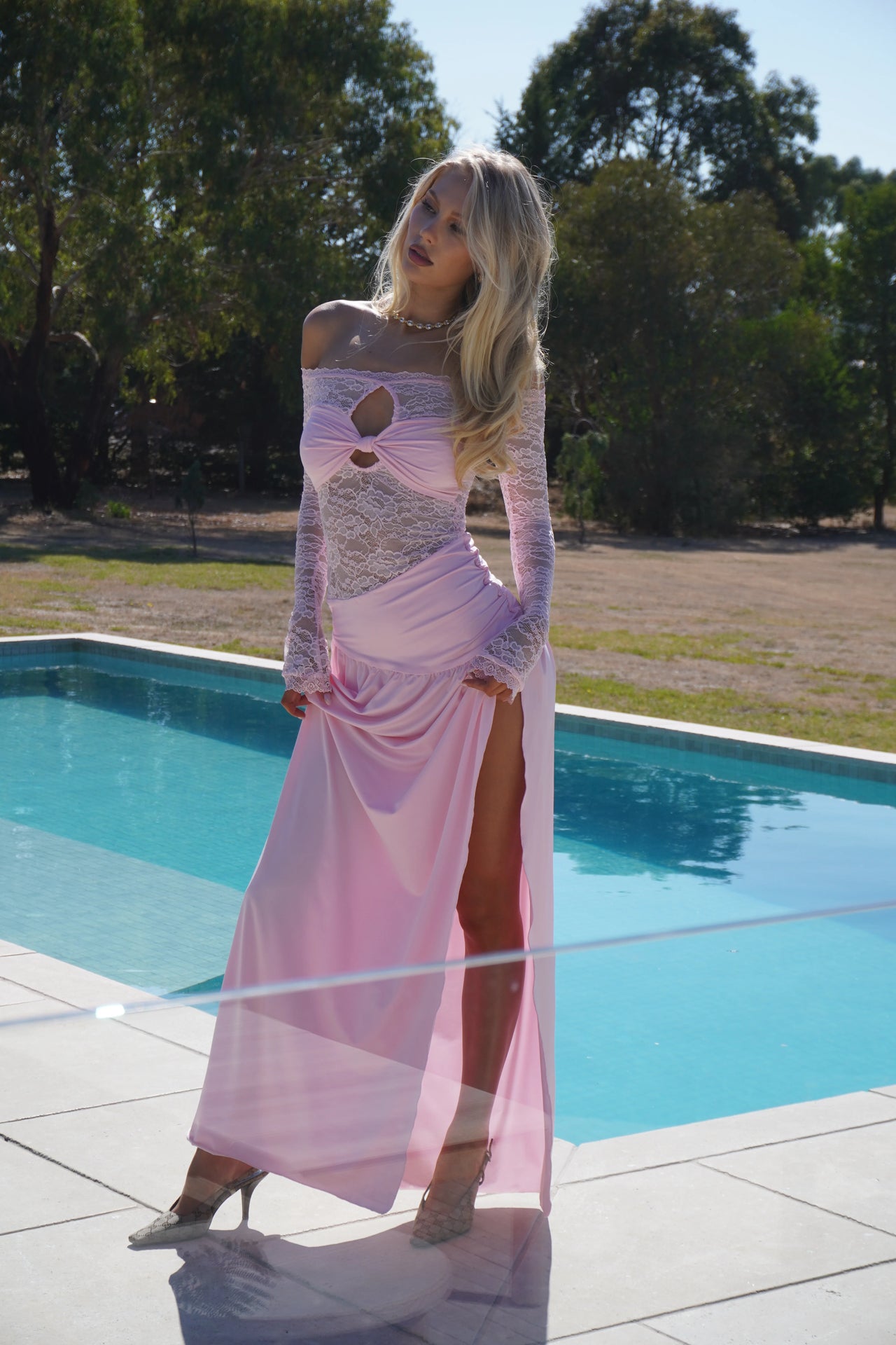 Deconduarte - Serena Dress in Pale Pink - Rent Club