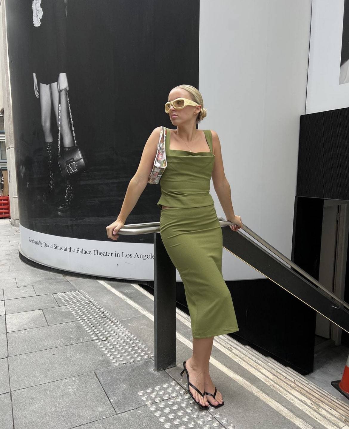 Miaou - Moni Midi Skirt in Olive - Rent Club