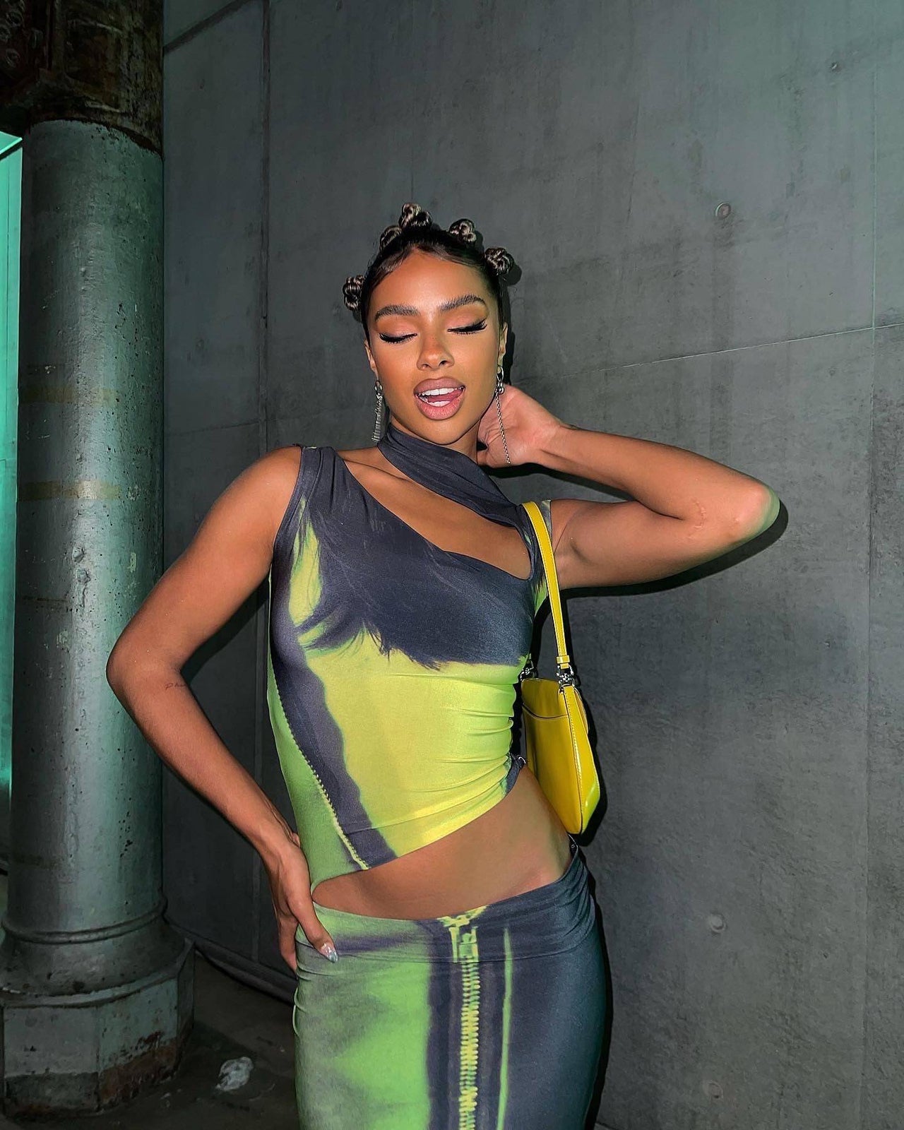 Tara Hakin - Green Zip Jersey Dress with Gloves - Rent Club